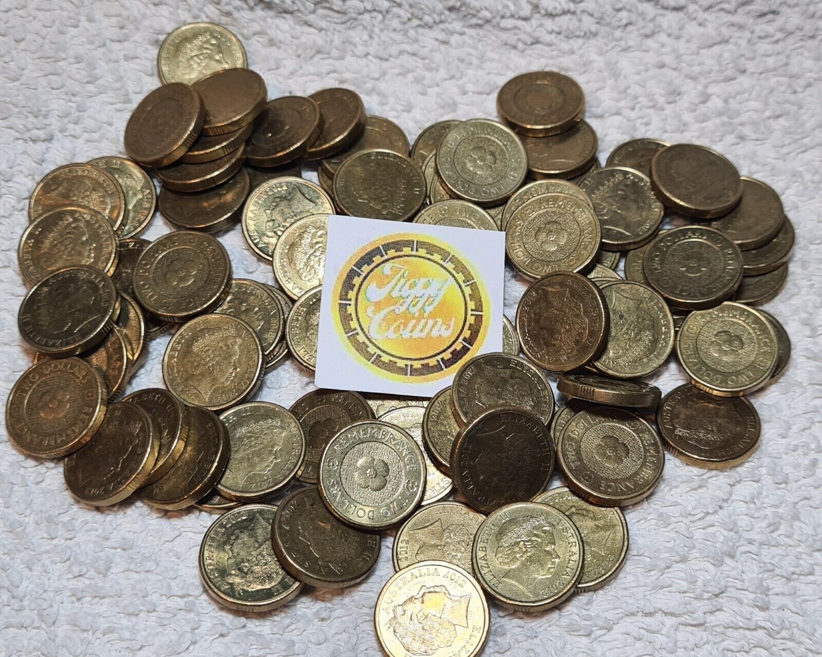 2012 $2 GOLD POPPY REMEMBRANCE DAY AUSTRALIAN TWO DOLLAR COIN QUEEN FIRST CIRC